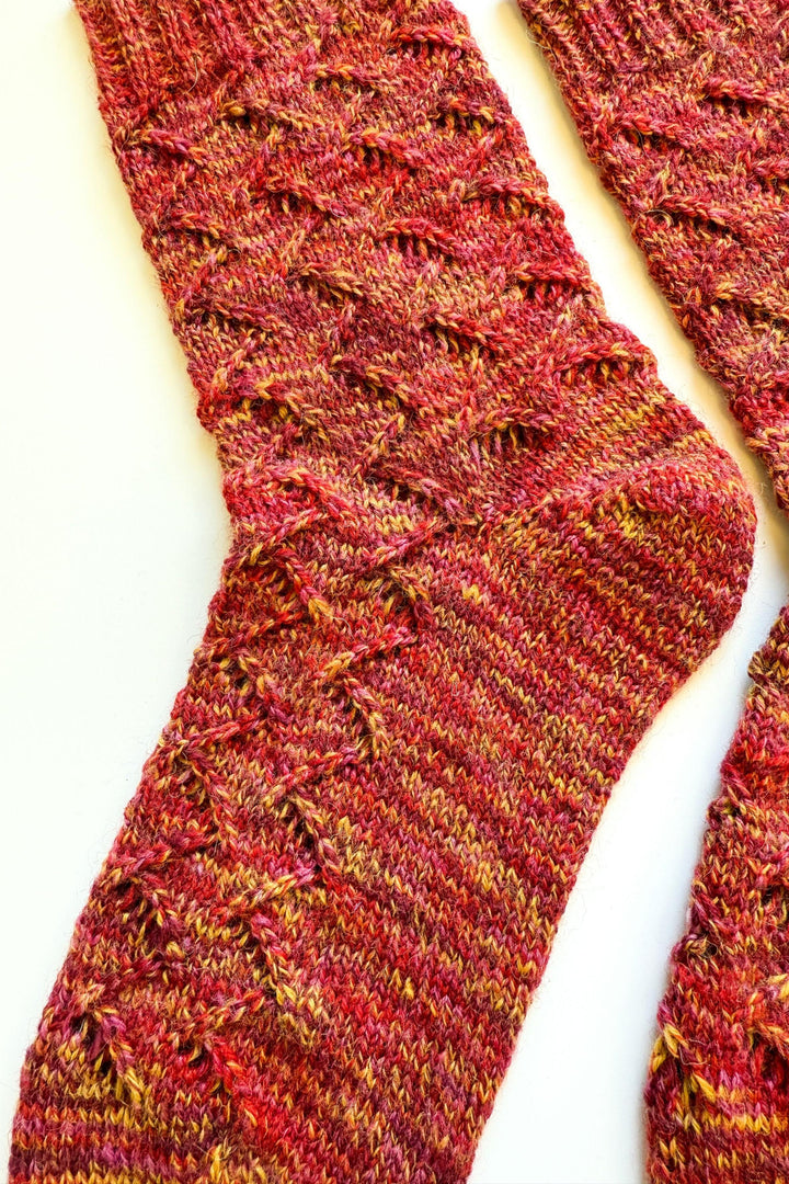 Chaussettes - Tricotées à la main - Madame M - Laine - Rouge moutarde - 014