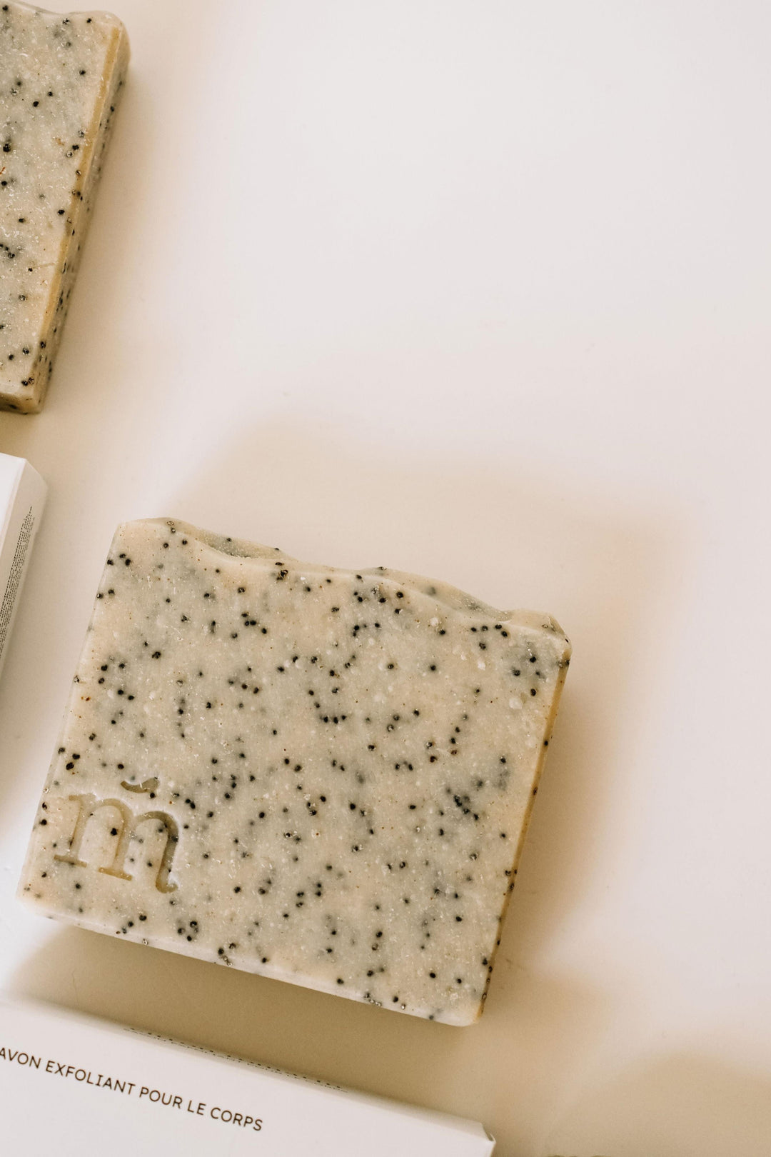 SAVON POUR LE CORPS - Exfoliant - Eucalyptus menthe Savons Marée - Chandelles 