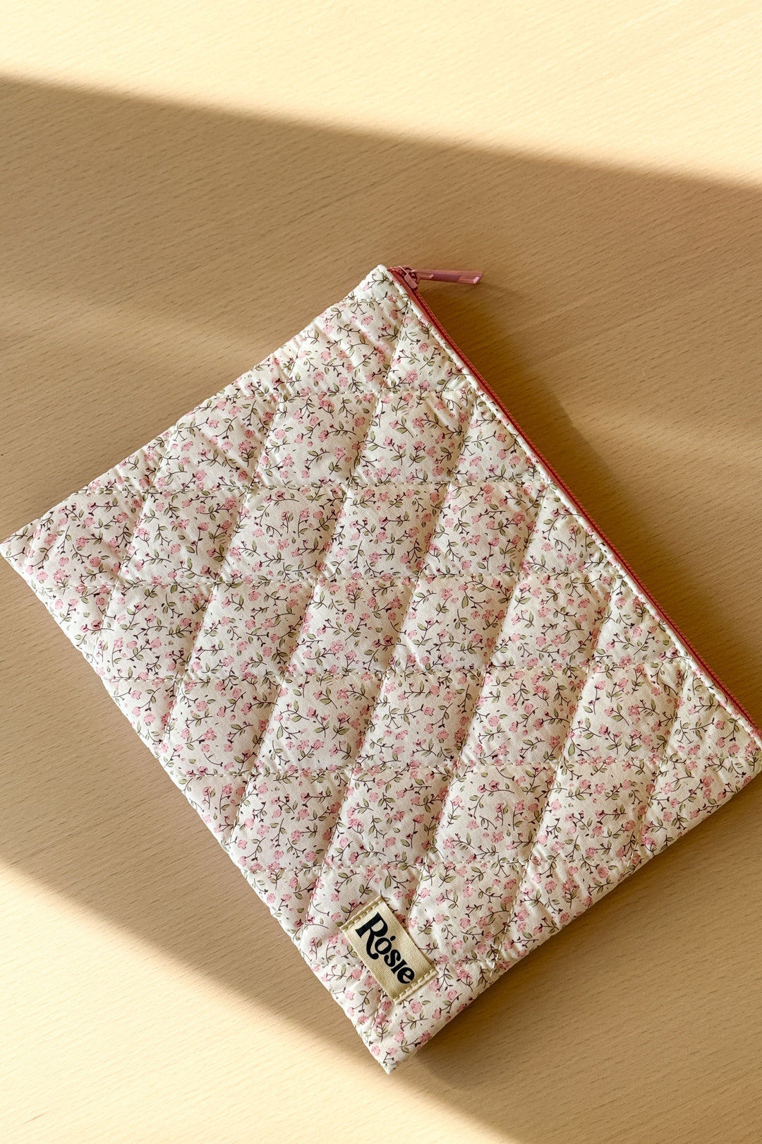 Pochette à fermeture éclaire - Rosie - Fleurs roses Rosie 