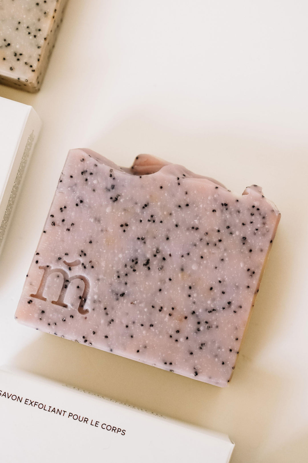 SAVON POUR LE CORPS - Exfoliant - Lavande sauge Savons Marée - Chandelles 