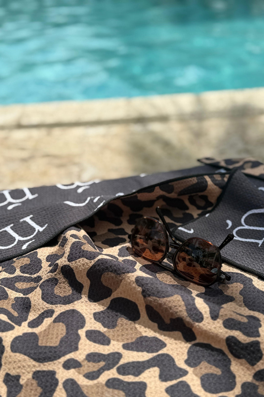 PRODUIT EXCLUSIF - Serviette léopard en microfibre Marée - Chandelles 