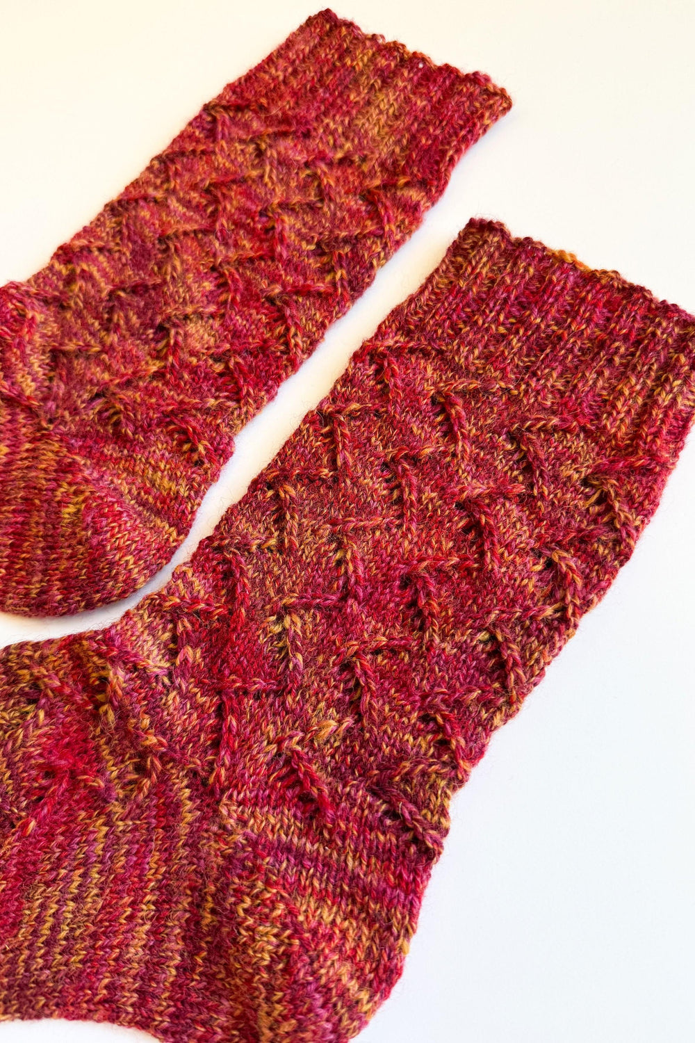 Chaussettes - Tricotées à la main - Madame M - Laine - Rouge moutarde - 014