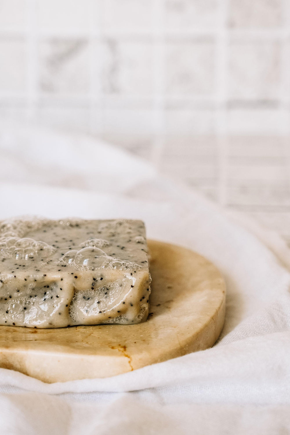 SAVON POUR LE CORPS - Exfoliant - Eucalyptus menthe Savons Marée - Chandelles 