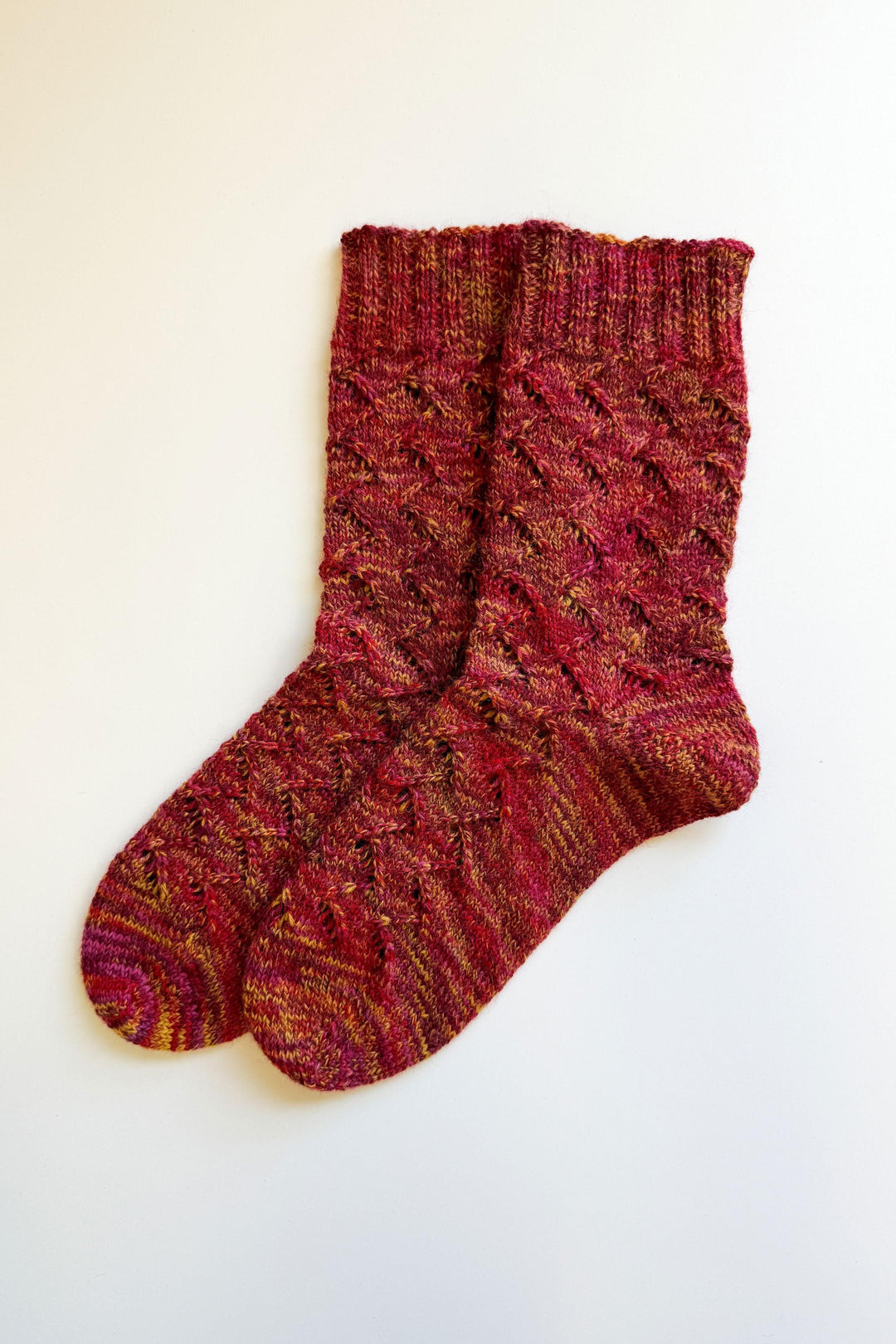 Chaussettes - Tricotées à la main - Madame M - Laine - Rouge moutarde - 014