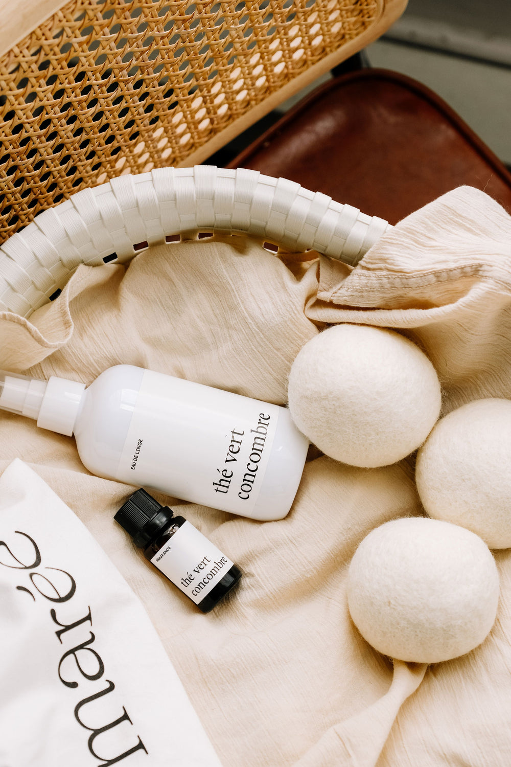ENSEMBLE LESSIVE - Thé vert concombre - Fragrance, eau de linge et balles de séchage Lessive Marée - Chandelles 