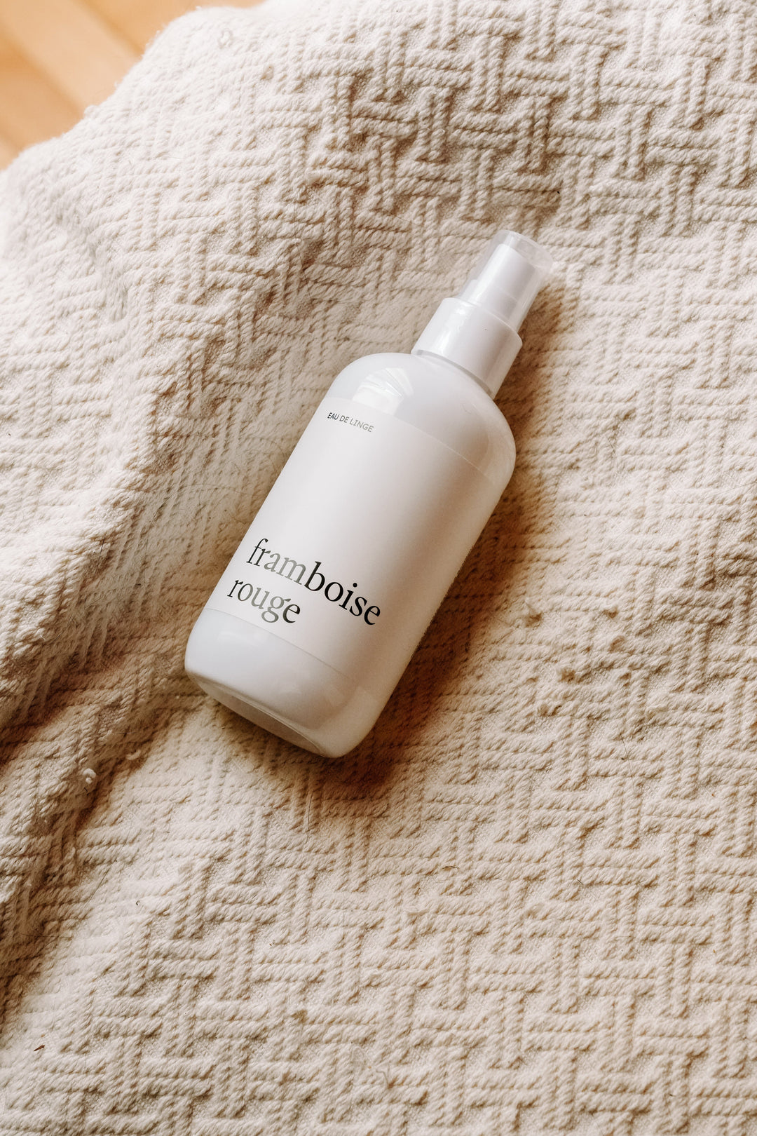 EAU DE LINGE - Framboise rouge Lessive Marée - Chandelles 