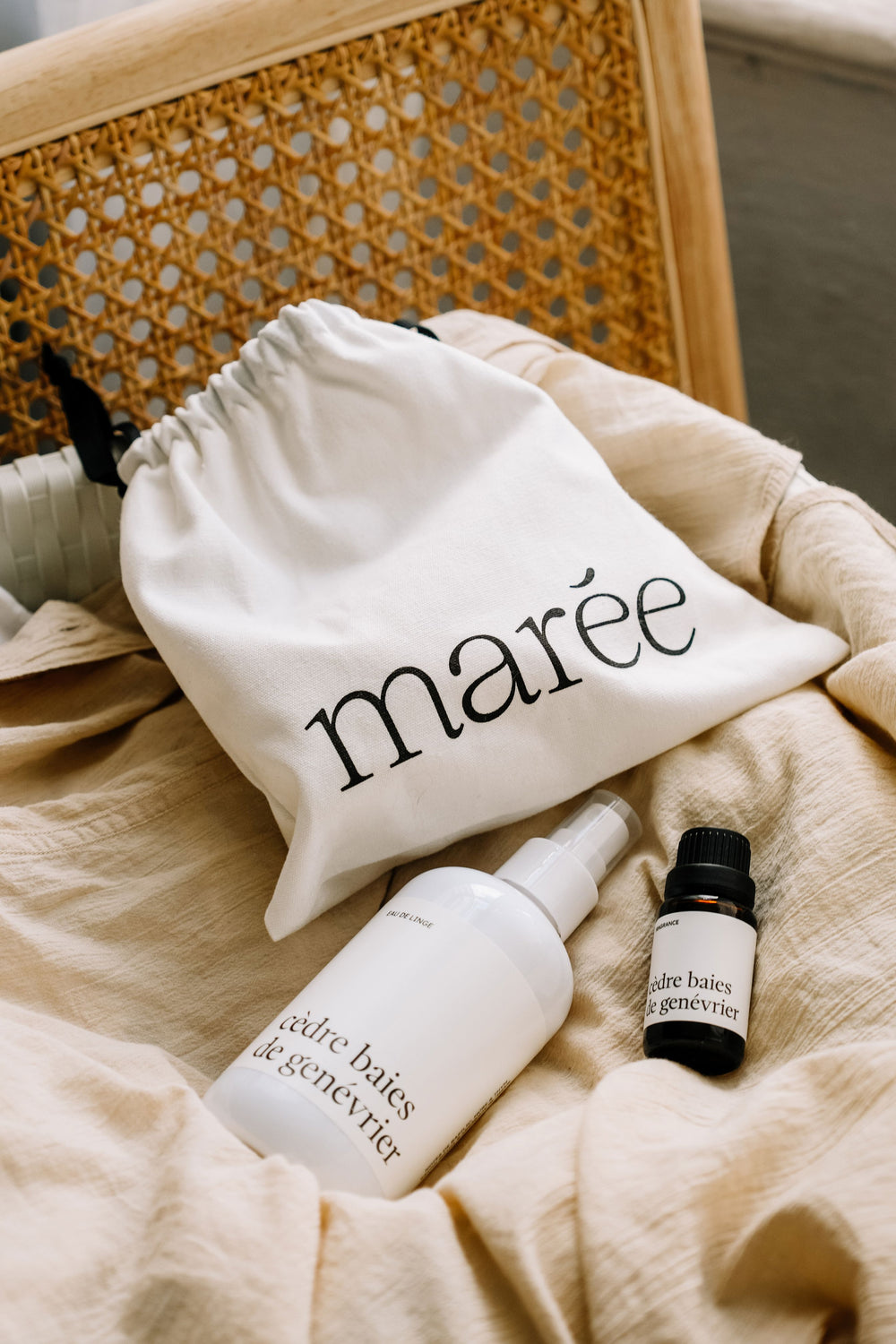 ENSEMBLE LESSIVE - Cèdre baies de genévrier - Fragrance, eau de linge et balles de séchage Marée - Chandelles 