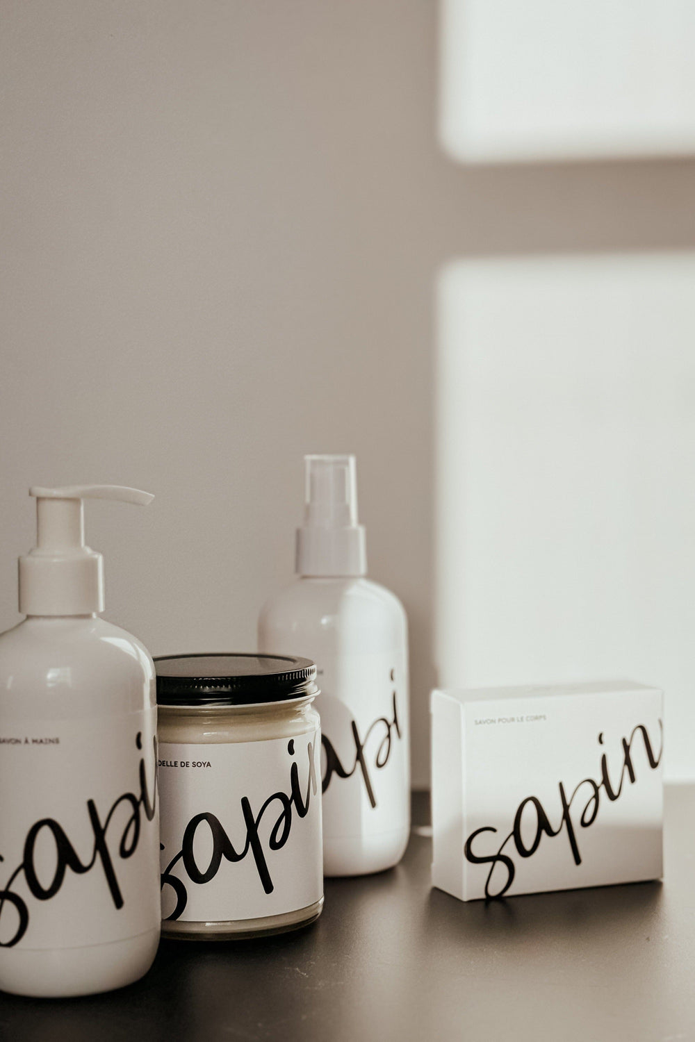 Ensemble découverte - Sapin - Chandelle de soya, savon pour le corps, eau de linge, savon à mains