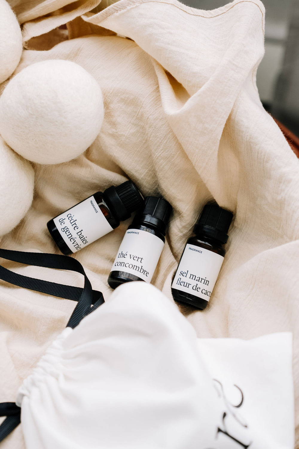 Ensemble lessive - Balles de séchage et fragrances - Cèdre baies de genévrier, Sel marin fleur de cactus & Thé vert concombre Marée - Chandelles 