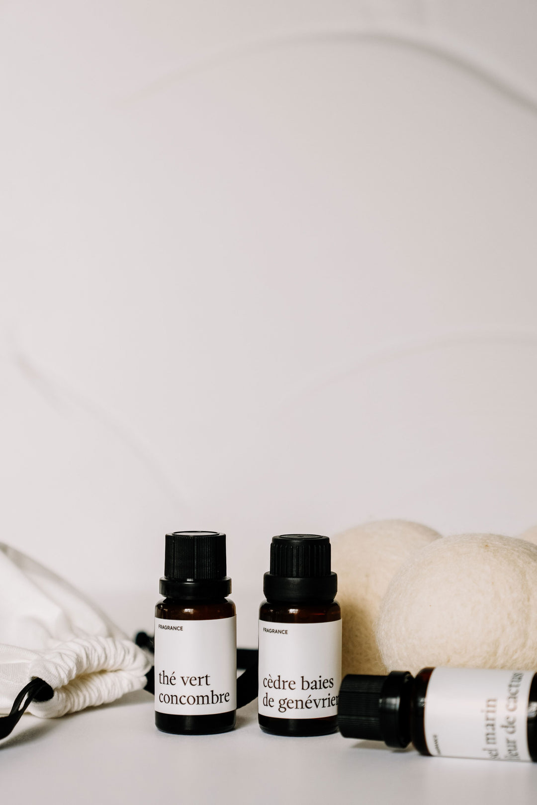 Ensemble lessive - Balles de séchage et fragrances - Cèdre baies de genévrier, Sel marin fleur de cactus & Thé vert concombre Marée - Chandelles 