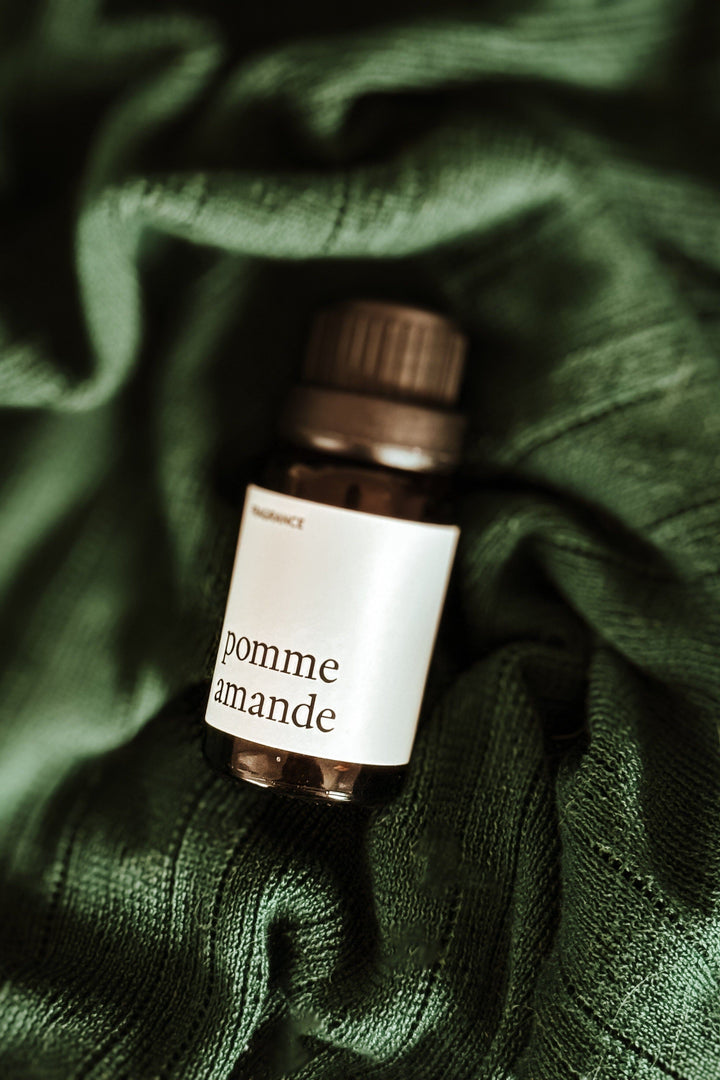 FRAGRANCE POUR BALLE DE SÉCHAGE Pomme amande Lessive Marée - Chandelles 